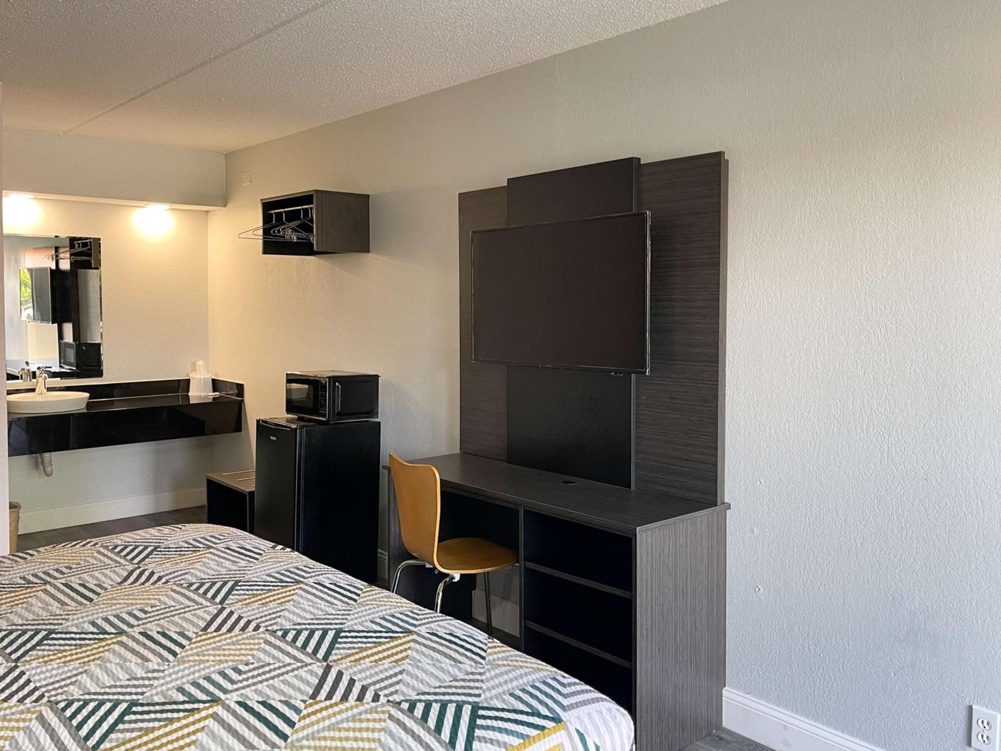 Hotel 6-memphis, Tn - Downtown