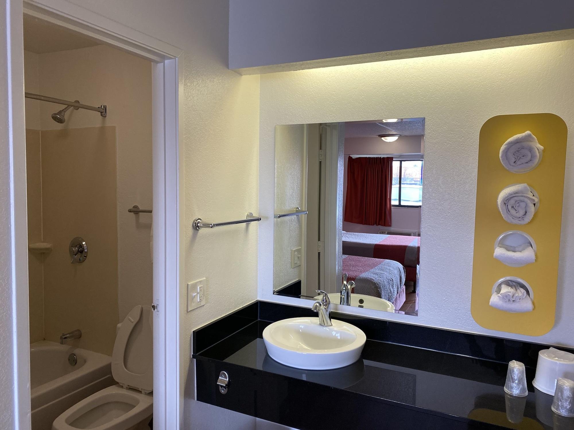 6-memphis, Tn - Downtown Hotel 2*