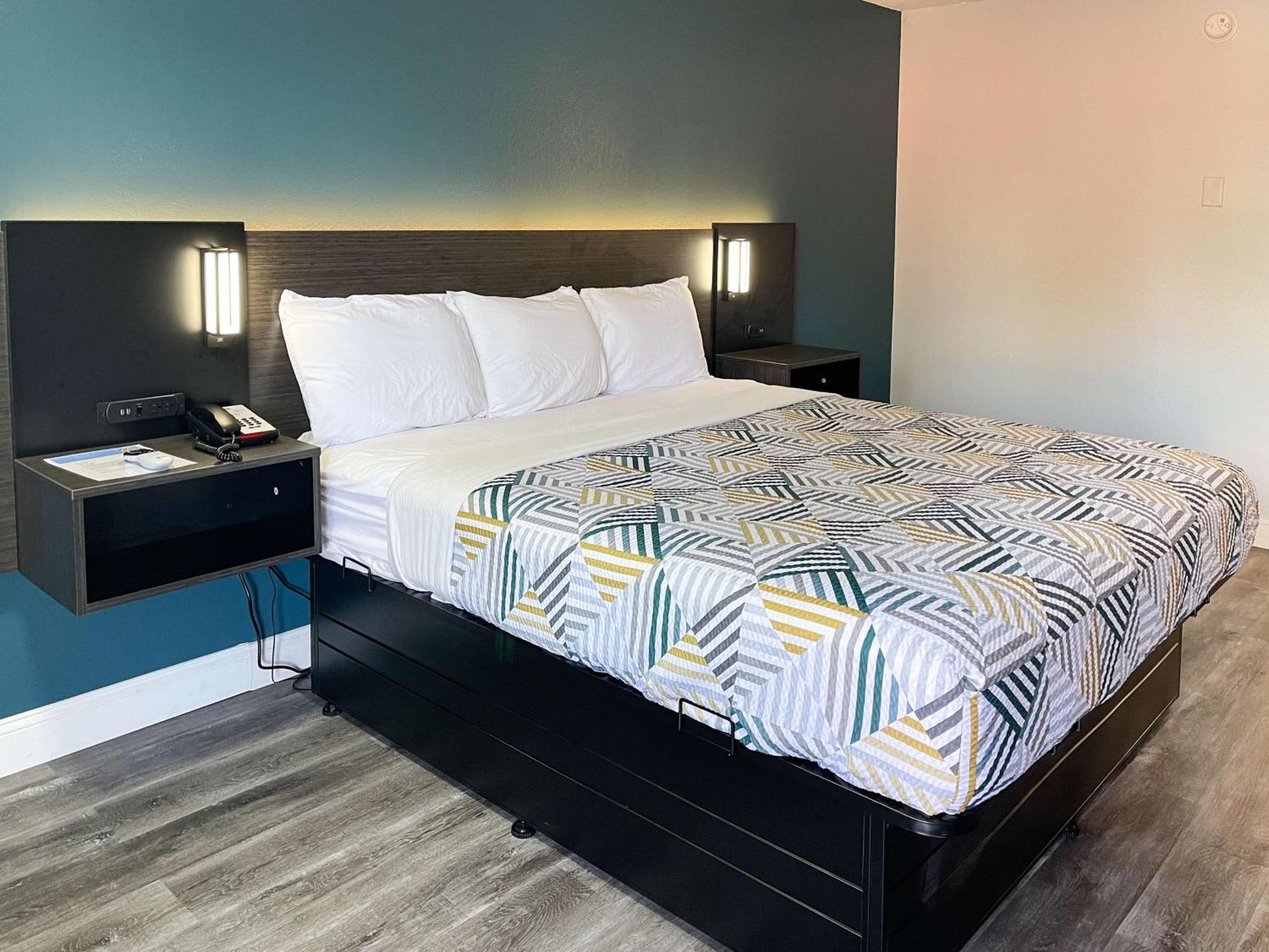 Hotel 6-memphis, Tn - Downtown