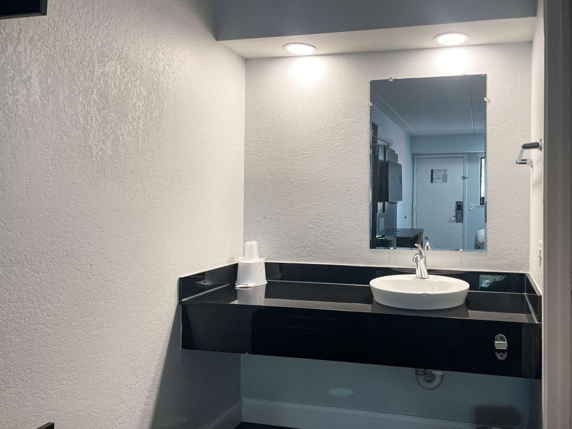 6-memphis, Tn - Downtown Hotel 2*