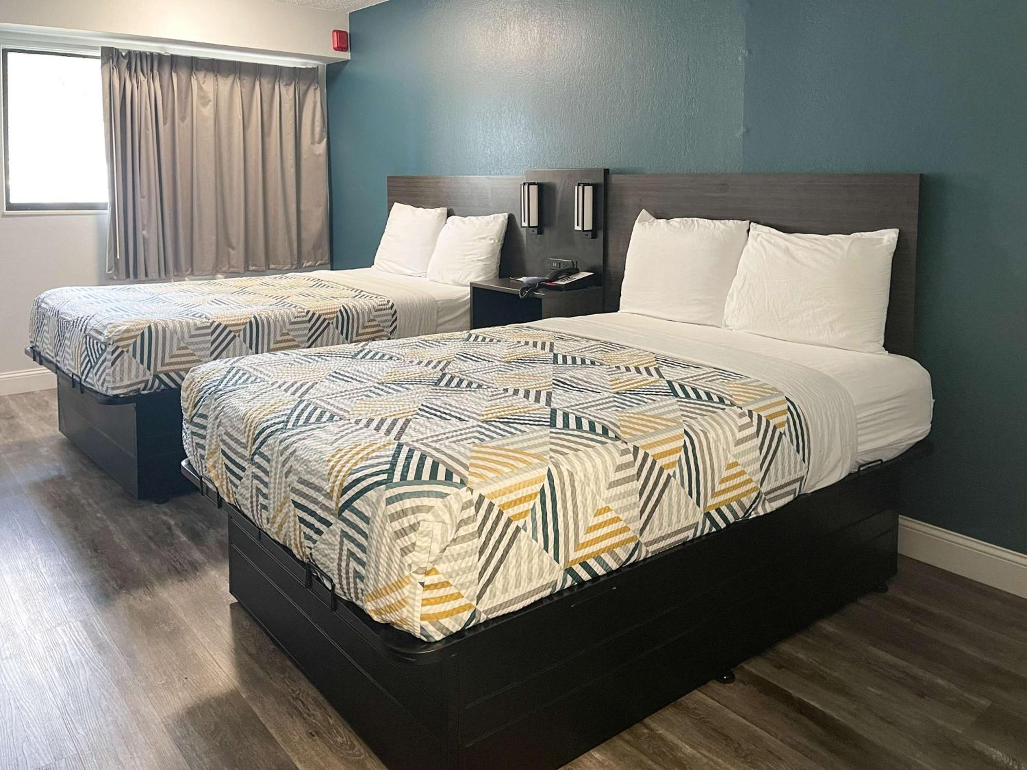 6-memphis, Tn - Downtown Hotel 2*